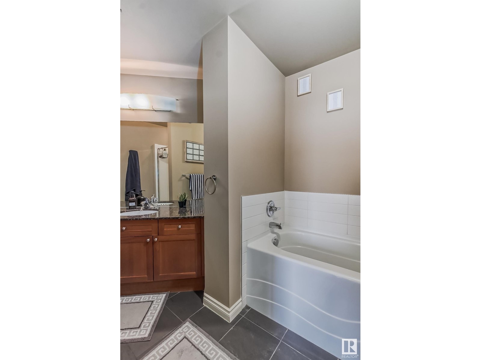 #1705 9020 Jasper Av Nw, Edmonton, Alberta  T5H 2S8 - Photo 13 - E4390634