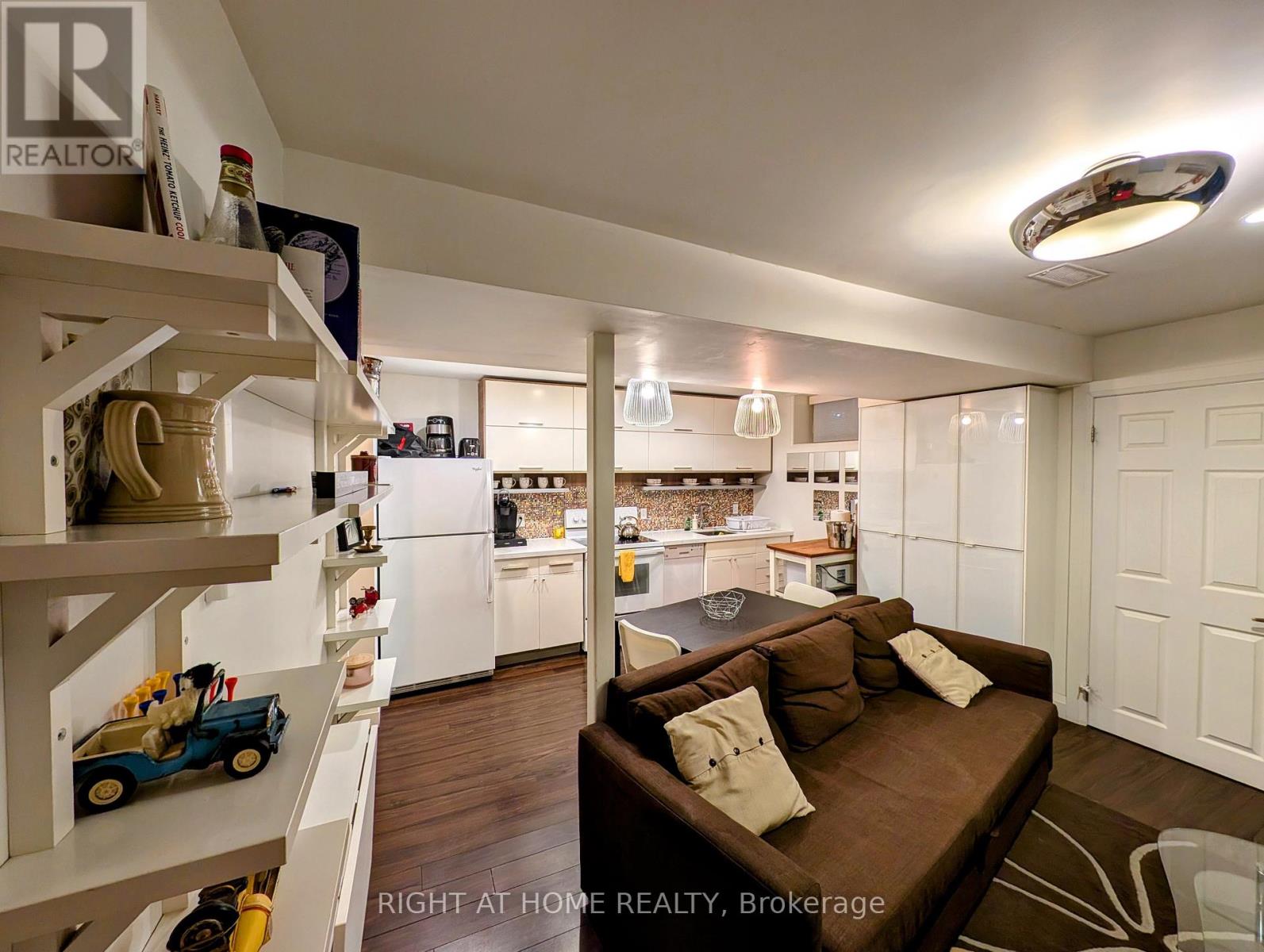 B - 297 Keele Street, Toronto, Ontario  M6P 2K5 - Photo 3 - W10972496