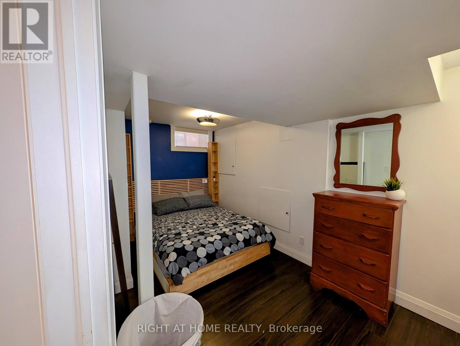 B - 297 Keele Street, Toronto, Ontario  M6P 2K5 - Photo 6 - W10972496