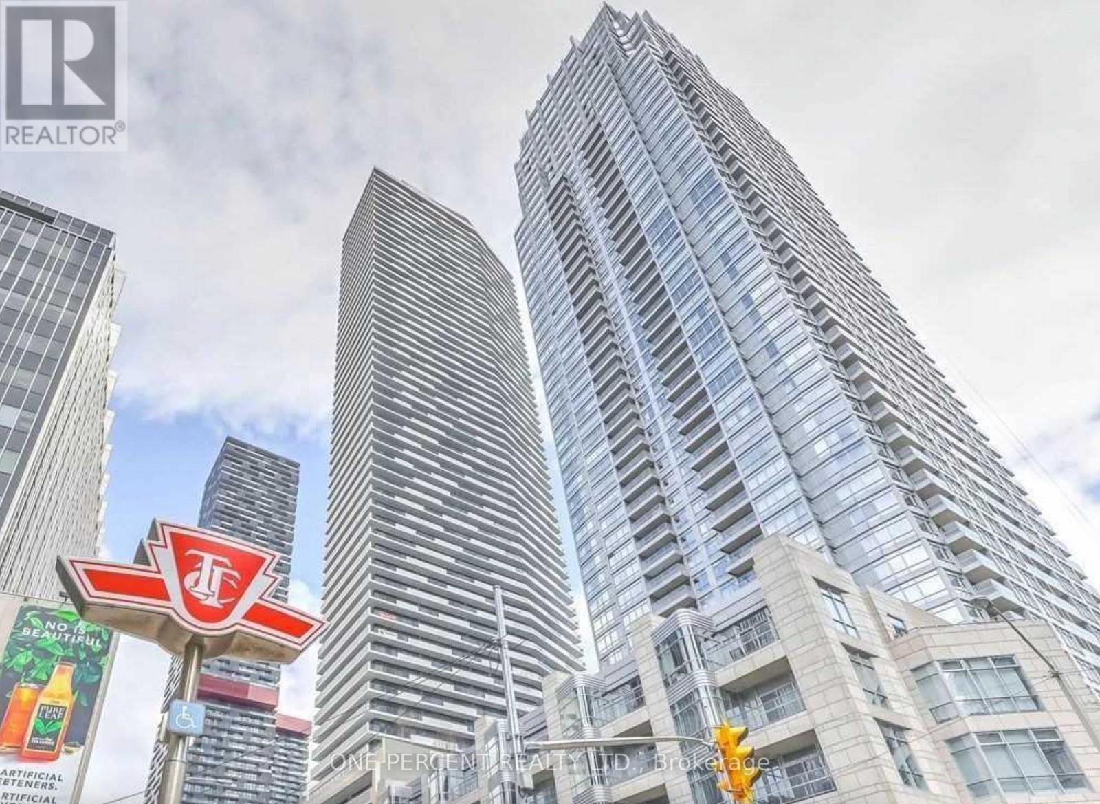 3711 - 2221 Yonge Street, Toronto, Ontario  M4S 0B8 - Photo 2 - C10982390