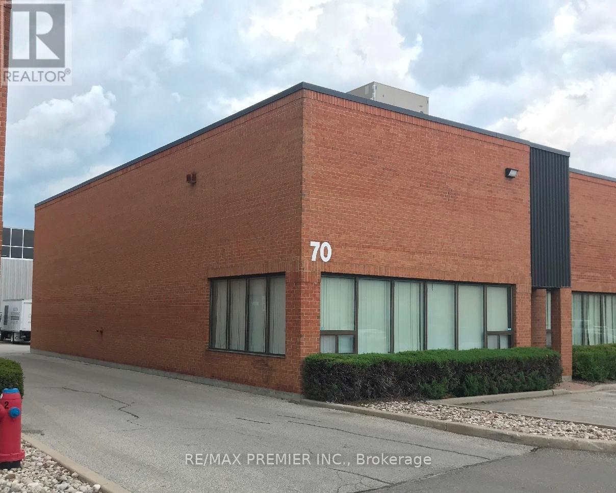 60 - 70 PIPPIN ROAD, vaughan (concord), Ontario