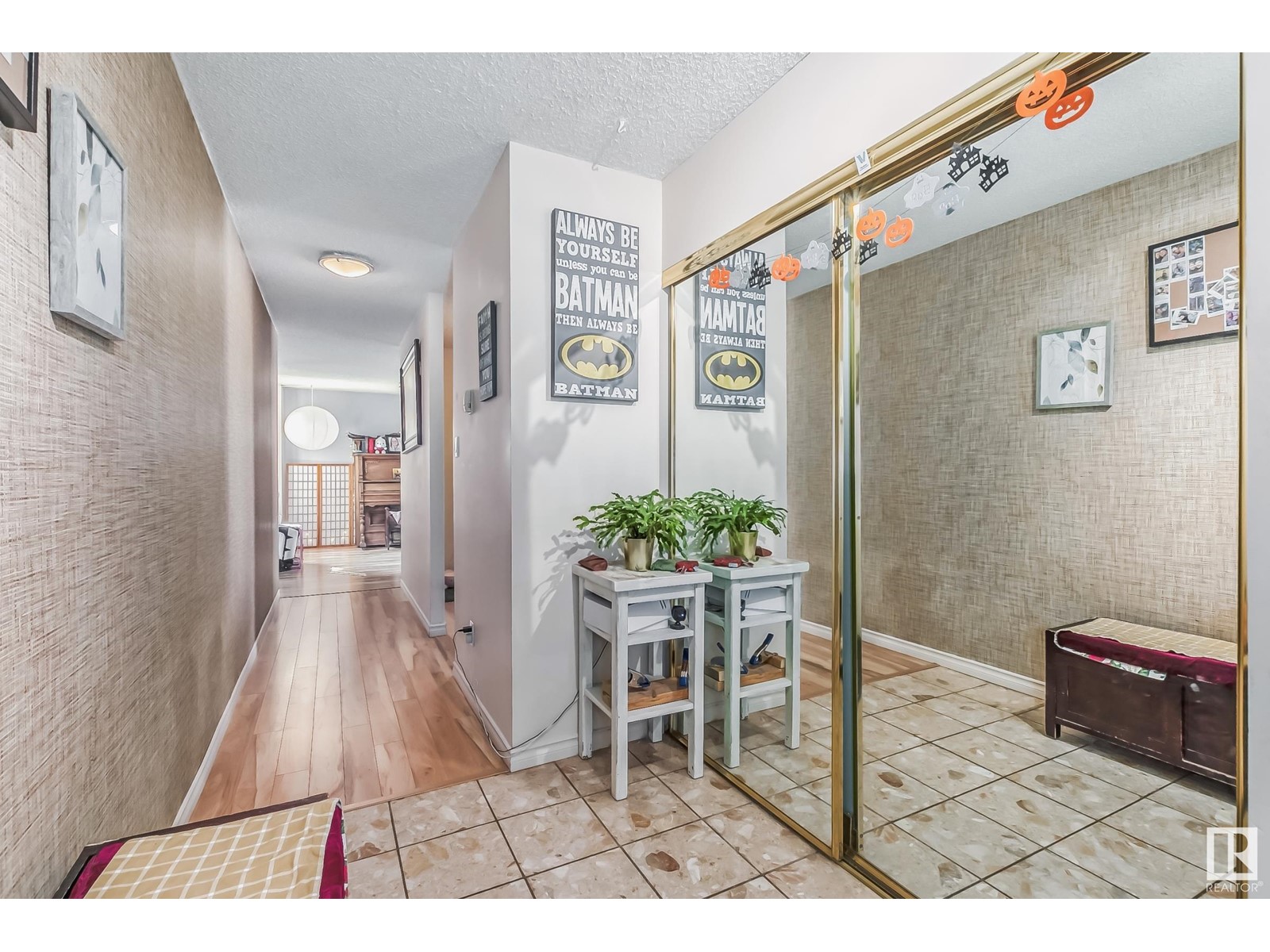 Property at #902 9921 104 ST NW image 3