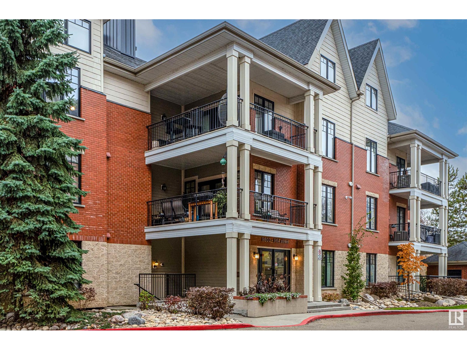 Property at #104 9803 96A ST NW image 3