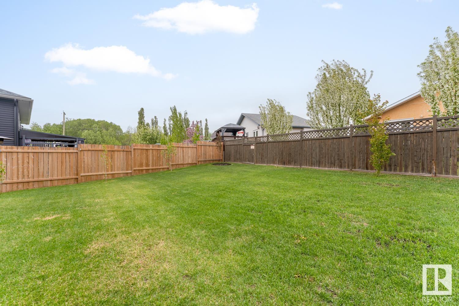 Property at 520 Lakewood CL image 3