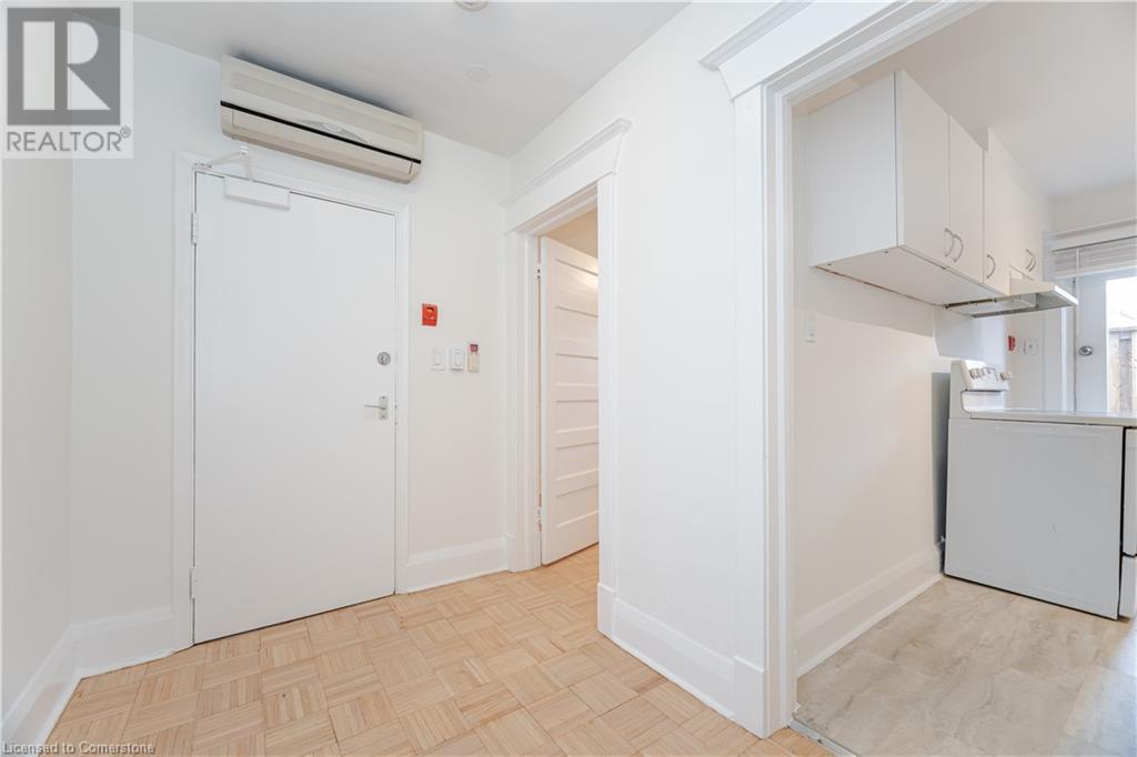 174 Evelyn Avenue Unit# 3rd Fl, Toronto, Ontario  M6P 2Z7 - Photo 7 - 40680806