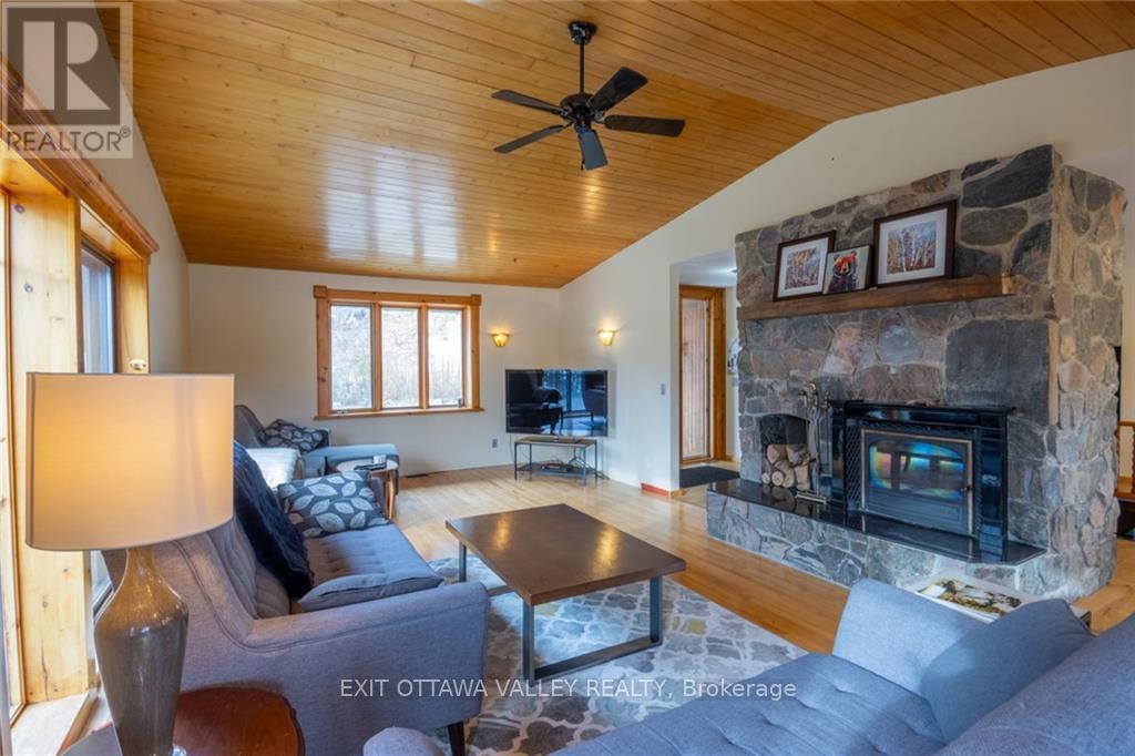 336 Wiltom Drive, Madawaska Valley, Ontario  K0J 1B0 - Photo 10 - X10428423