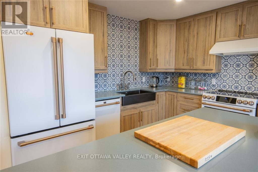 336 Wiltom Drive, Madawaska Valley, Ontario  K0J 1B0 - Photo 17 - X10428423