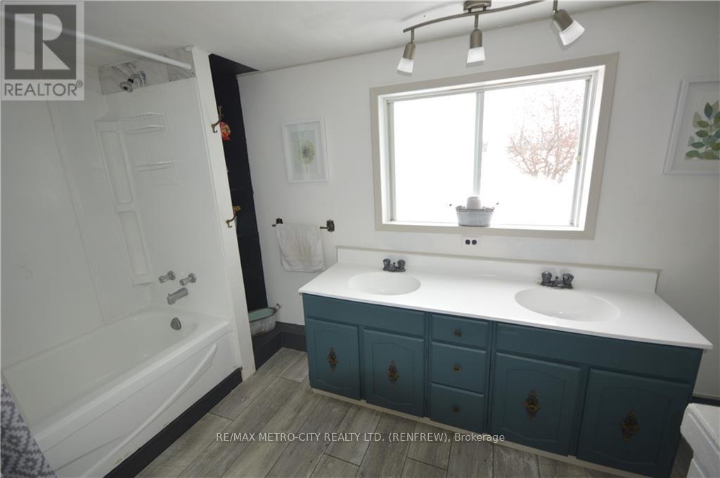 2879 Lake Dore Road, North Algona Wilberforce, Ontario  K7V 1X0 - Photo 14 - X9515459
