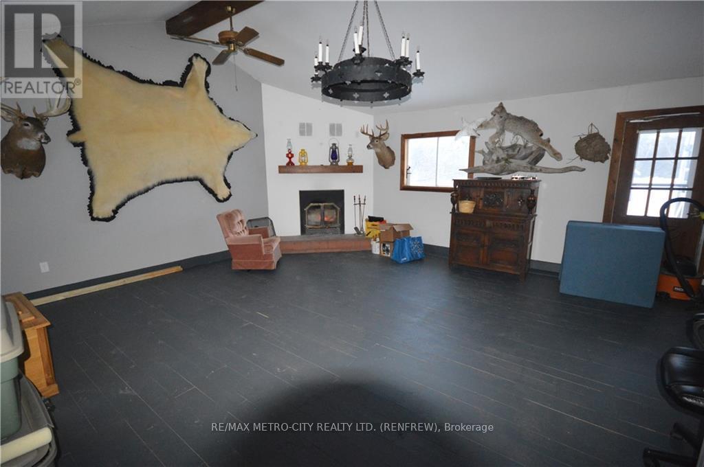 2879 Lake Dore Road, North Algona Wilberforce, Ontario  K7V 1X0 - Photo 4 - X9515459