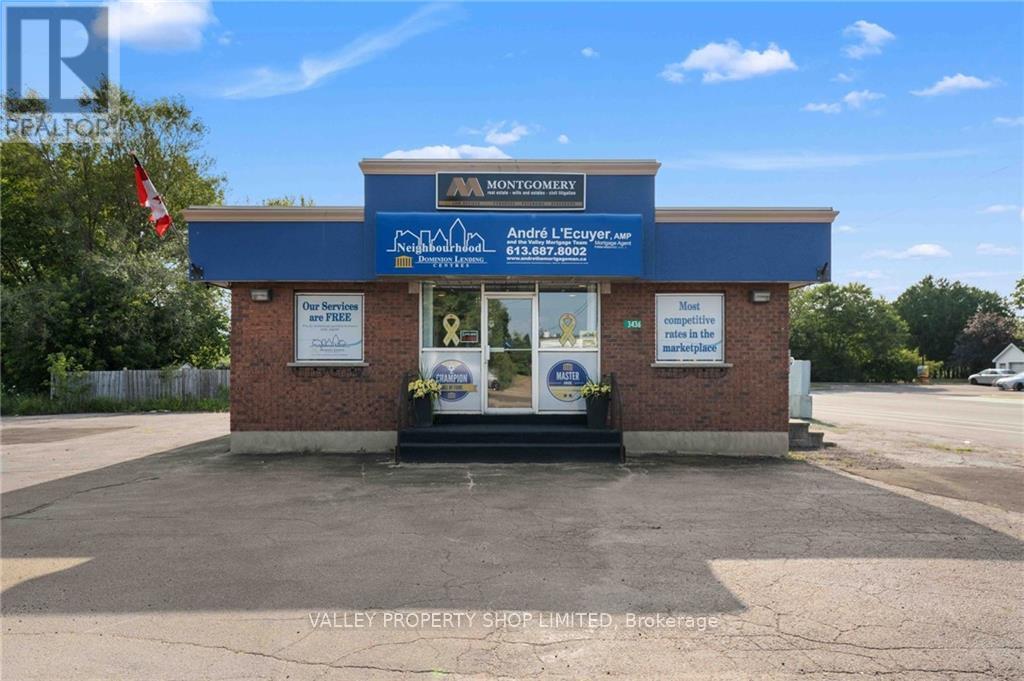 3436 PETAWAWA BOULEVARD, Petawawa, Ontario