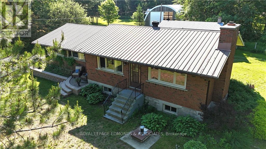 2249 Ross Road, Laurentian Valley, Ontario  K8A 6W4 - Photo 2 - X9518447