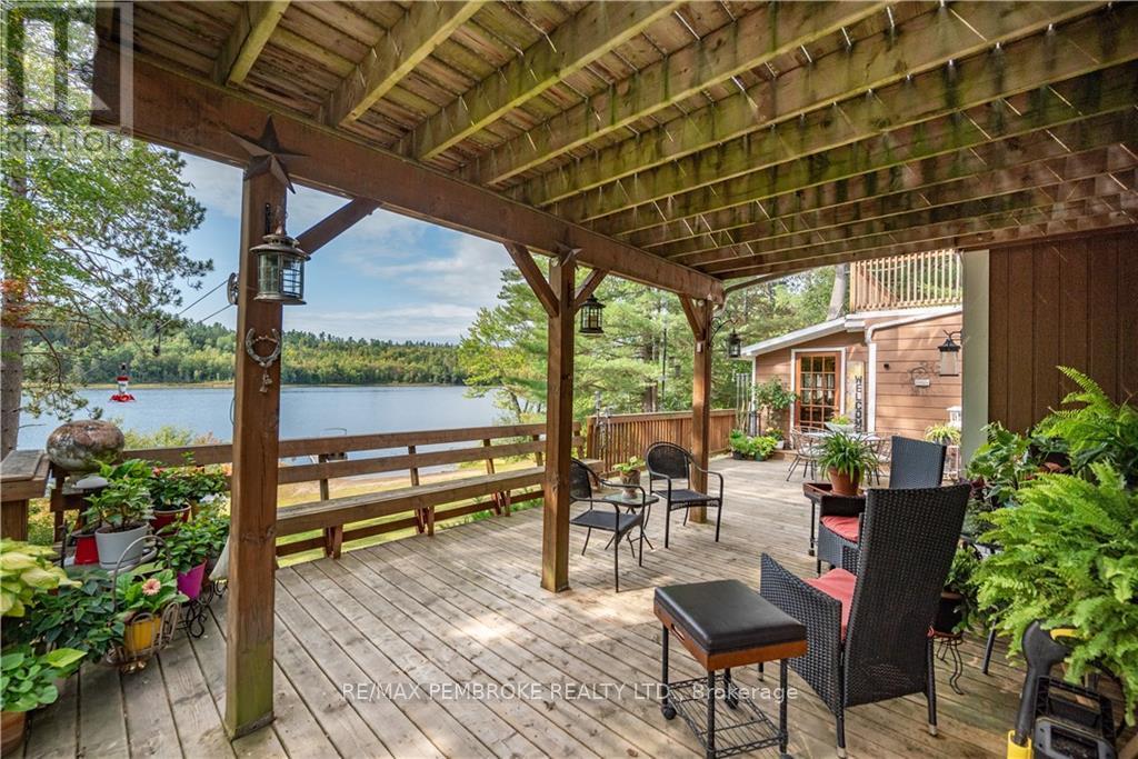 26 CLARK'S LANDING LANE Laurentian Hills (511 - Chalk River and Laurentian Hills South)