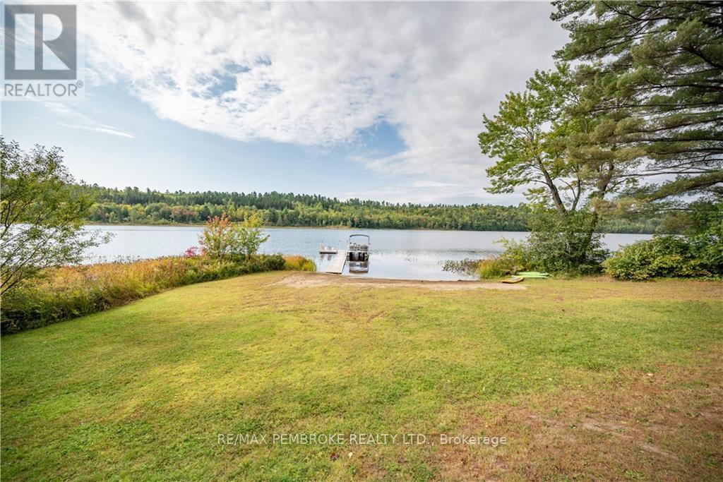 26 CLARK'S LANDING LANE Laurentian Hills (511 - Chalk River and Laurentian Hills South)