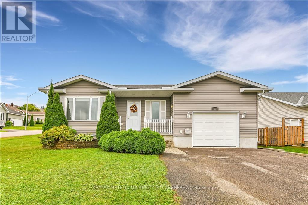 91 HARAMIS DRIVE Renfrew (540 - Renfrew)