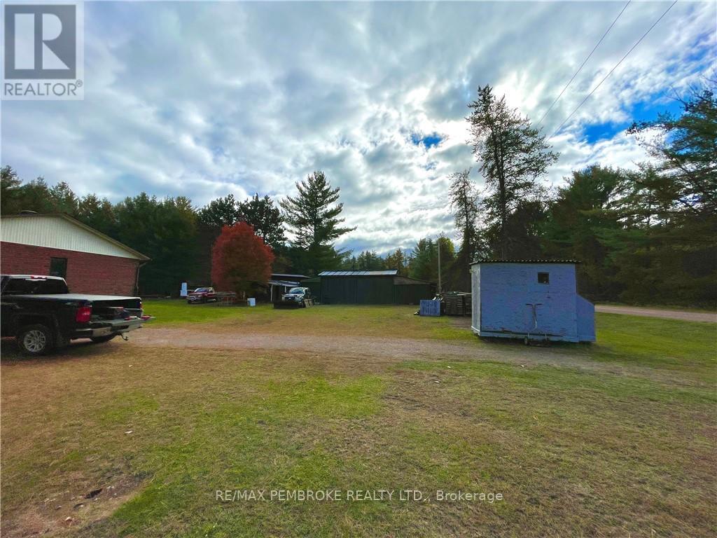 593 AIRPORT ROAD Petawawa (520 - Petawawa)