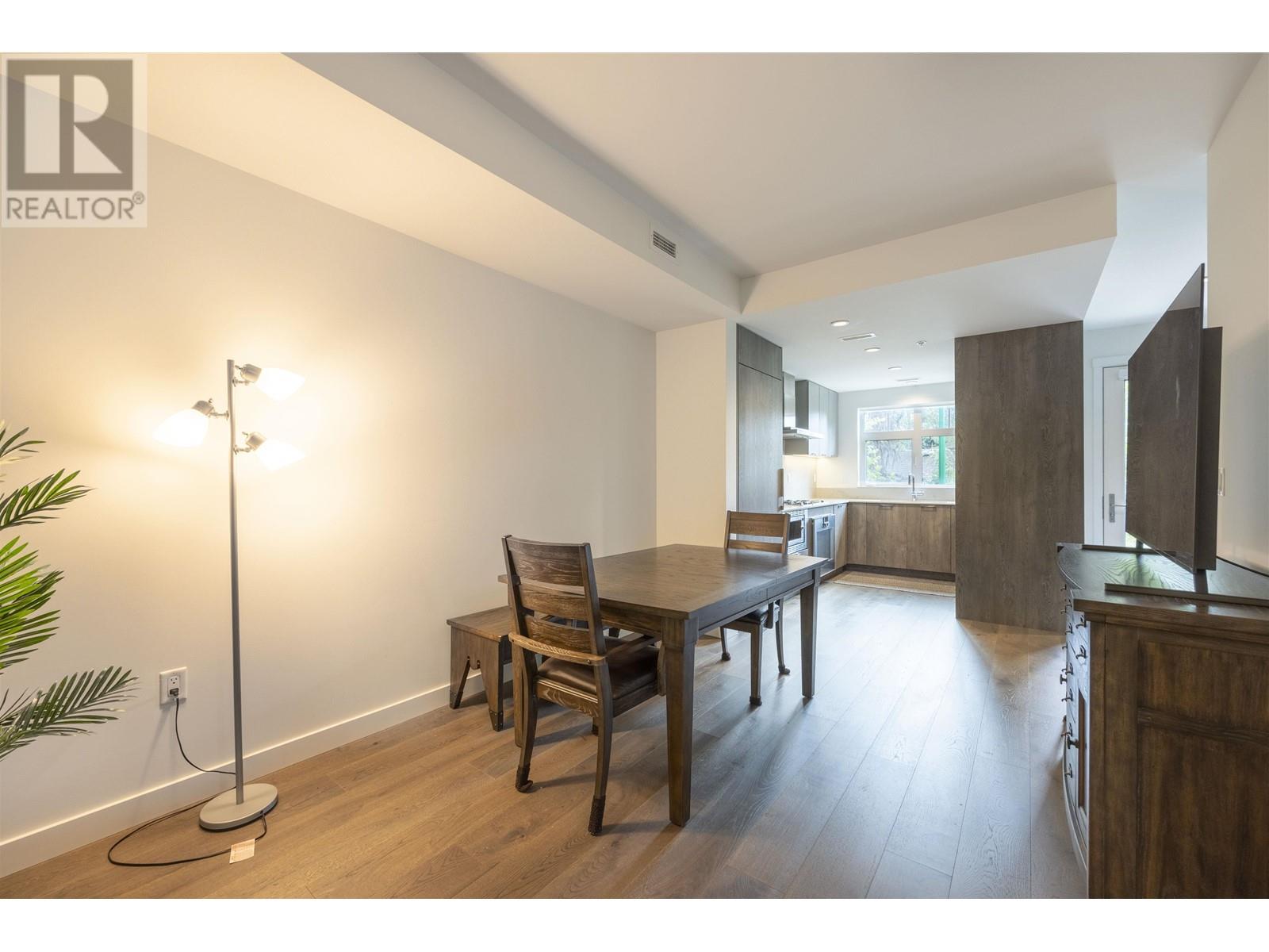 4 1960 Glenaire Drive, Vancouver, British Columbia  V7P 1Y1 - Photo 6 - R2946922