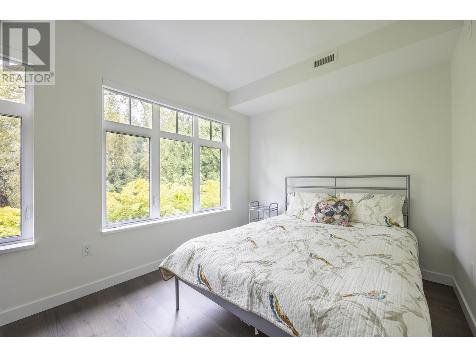 4 1960 Glenaire Drive, Vancouver, British Columbia  V7P 1Y1 - Photo 12 - R2946922