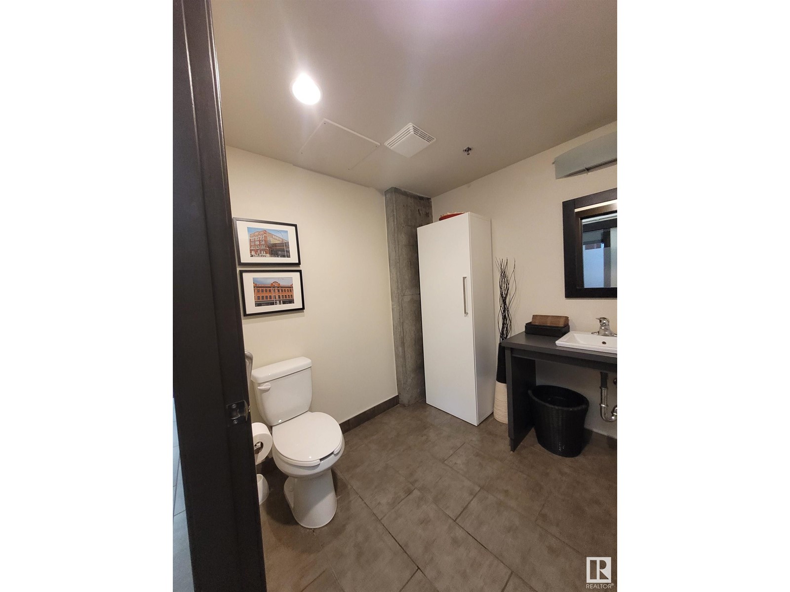 Property at #302 10138 104 ST NW image 4