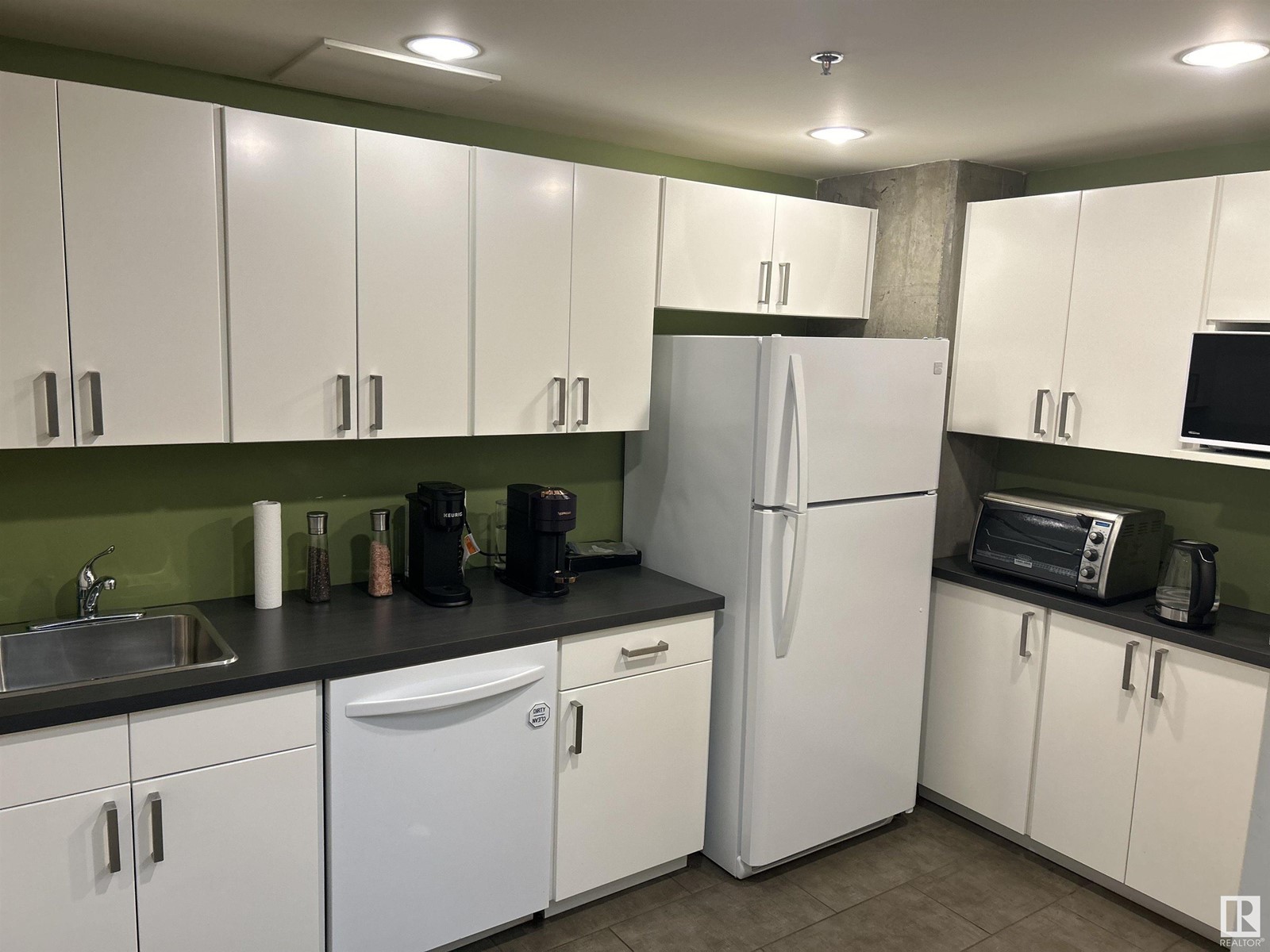 Property at #302 10138 104 ST NW image 3