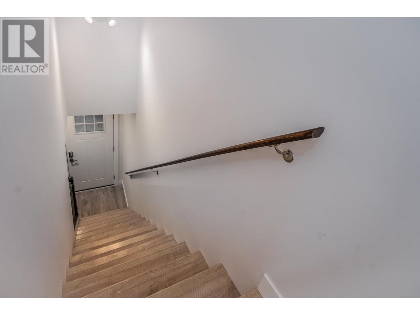 Listing Picture 20 of 39 : 1827 PANDORA STREET, Vancouver / 溫哥華 - 魯藝地產 Yvonne Lu Group - MLS Medallion Club Member