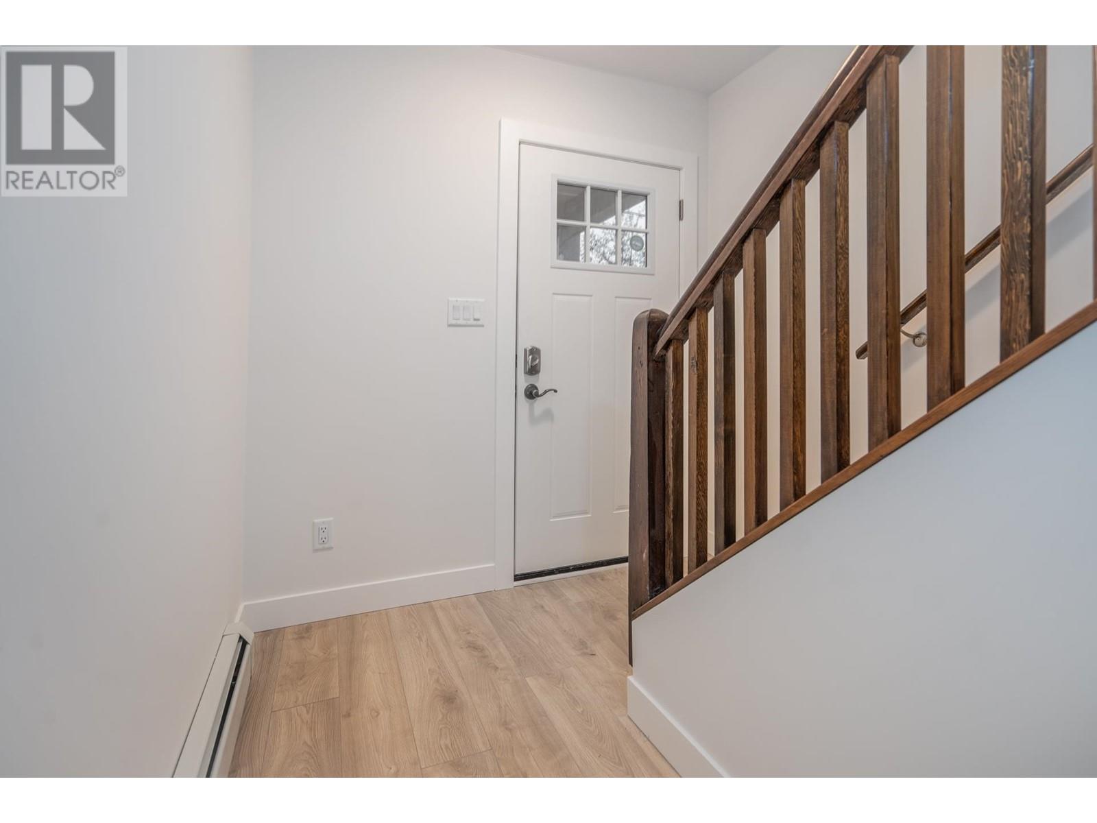 Listing Picture 21 of 39 : 1827 PANDORA STREET, Vancouver / 溫哥華 - 魯藝地產 Yvonne Lu Group - MLS Medallion Club Member