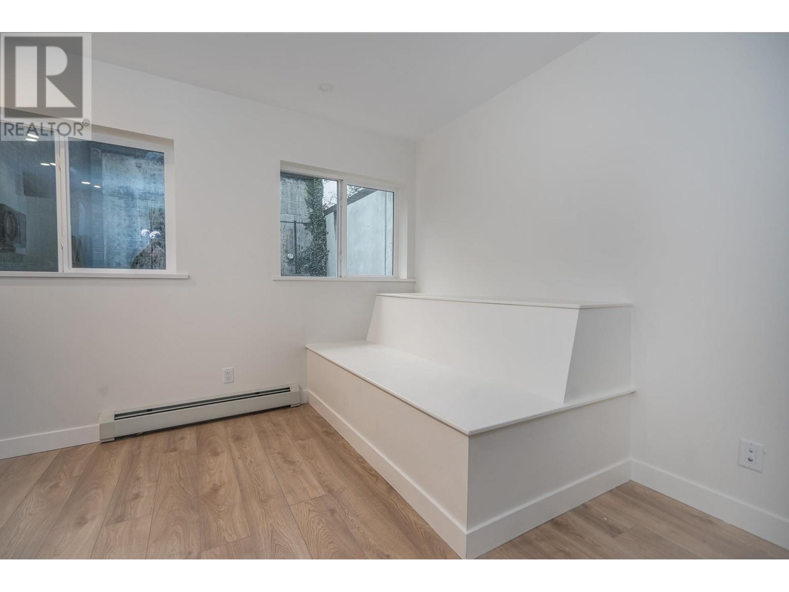 Listing Picture 15 of 39 : 1827 PANDORA STREET, Vancouver / 溫哥華 - 魯藝地產 Yvonne Lu Group - MLS Medallion Club Member