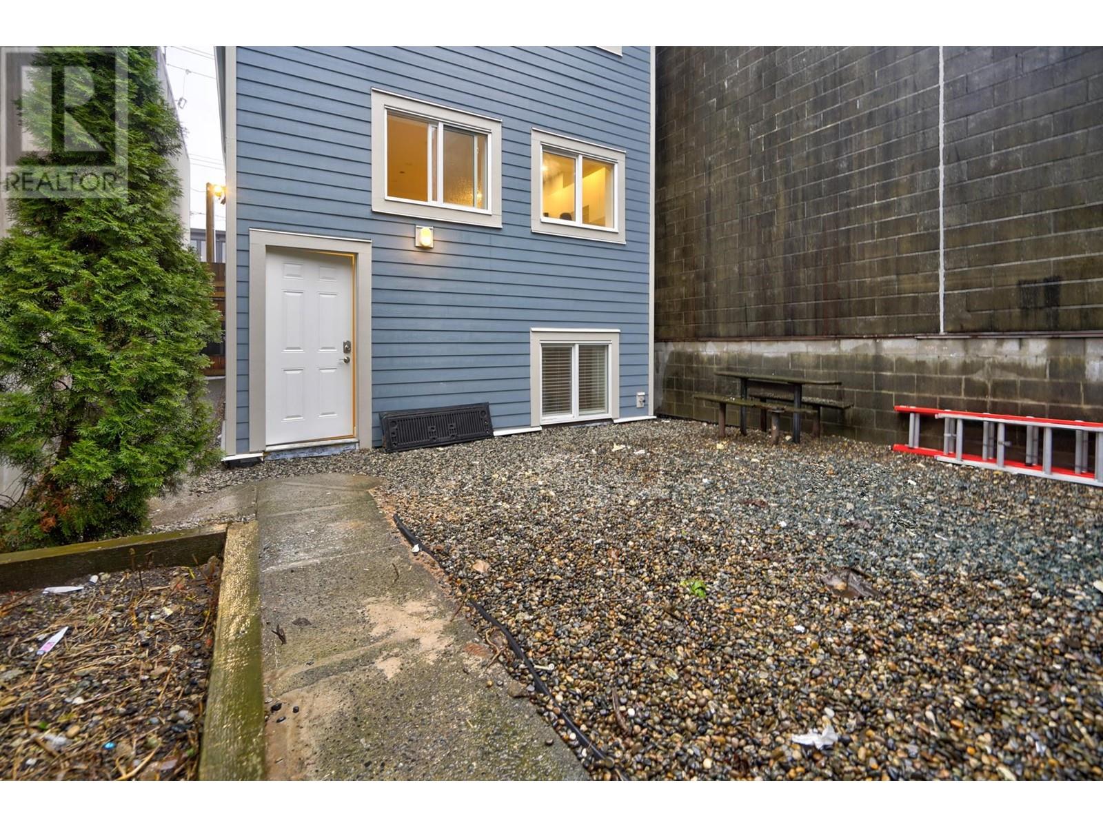 Listing Picture 32 of 39 : 1827 PANDORA STREET, Vancouver / 溫哥華 - 魯藝地產 Yvonne Lu Group - MLS Medallion Club Member