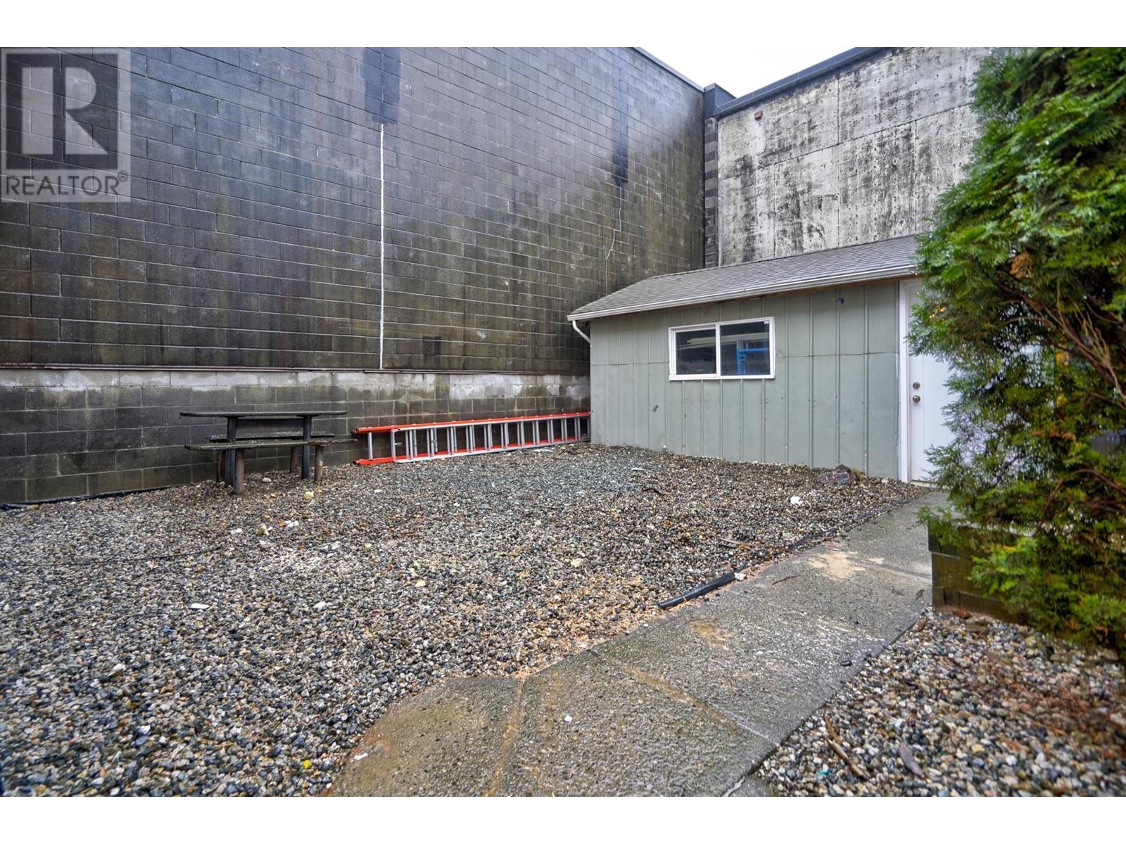 Listing Picture 33 of 39 : 1827 PANDORA STREET, Vancouver / 溫哥華 - 魯藝地產 Yvonne Lu Group - MLS Medallion Club Member