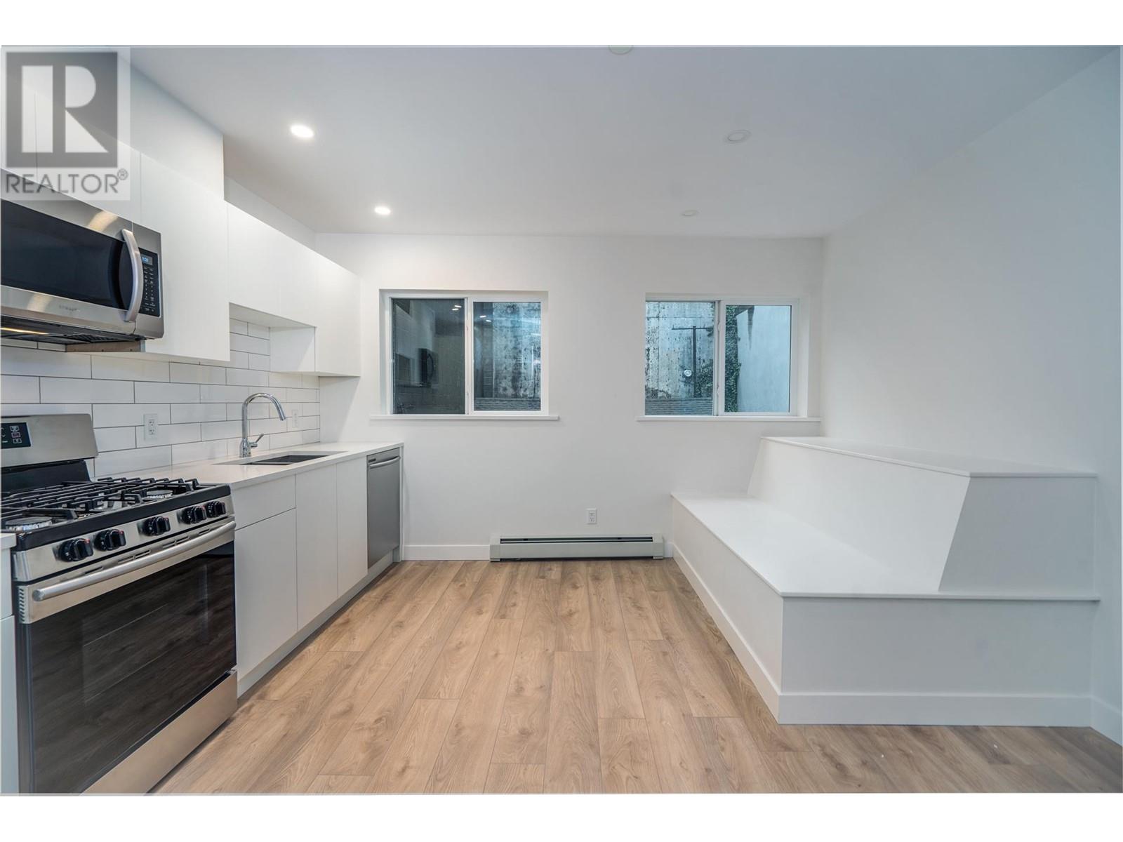 Listing Picture 12 of 39 : 1827 PANDORA STREET, Vancouver / 溫哥華 - 魯藝地產 Yvonne Lu Group - MLS Medallion Club Member