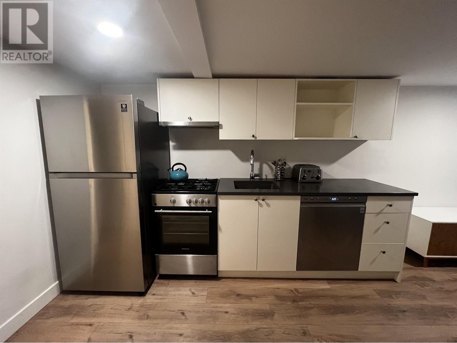 Listing Picture 25 of 39 : 1827 PANDORA STREET, Vancouver / 溫哥華 - 魯藝地產 Yvonne Lu Group - MLS Medallion Club Member