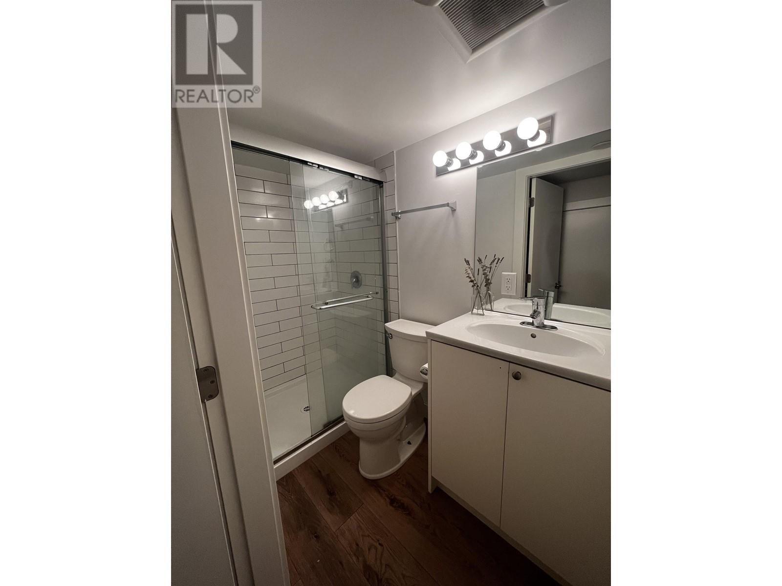 Listing Picture 28 of 39 : 1827 PANDORA STREET, Vancouver / 溫哥華 - 魯藝地產 Yvonne Lu Group - MLS Medallion Club Member