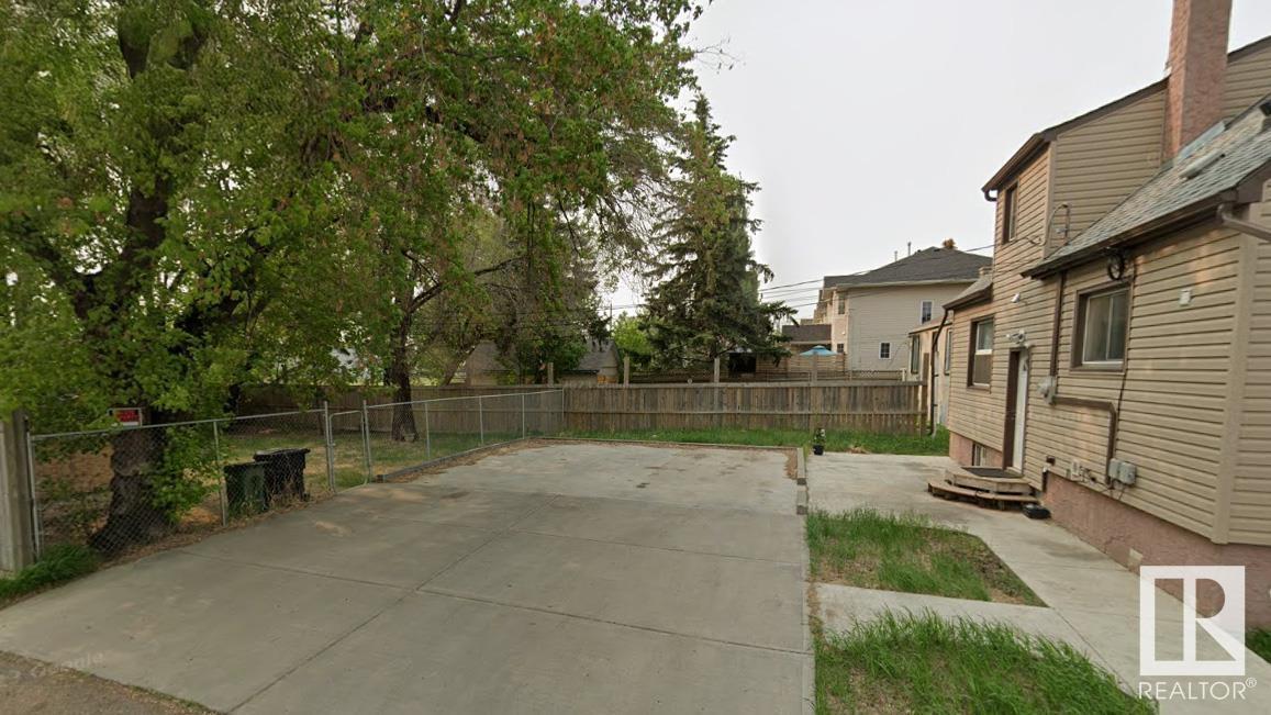 Property at 11739 122 ST NW NW image 5