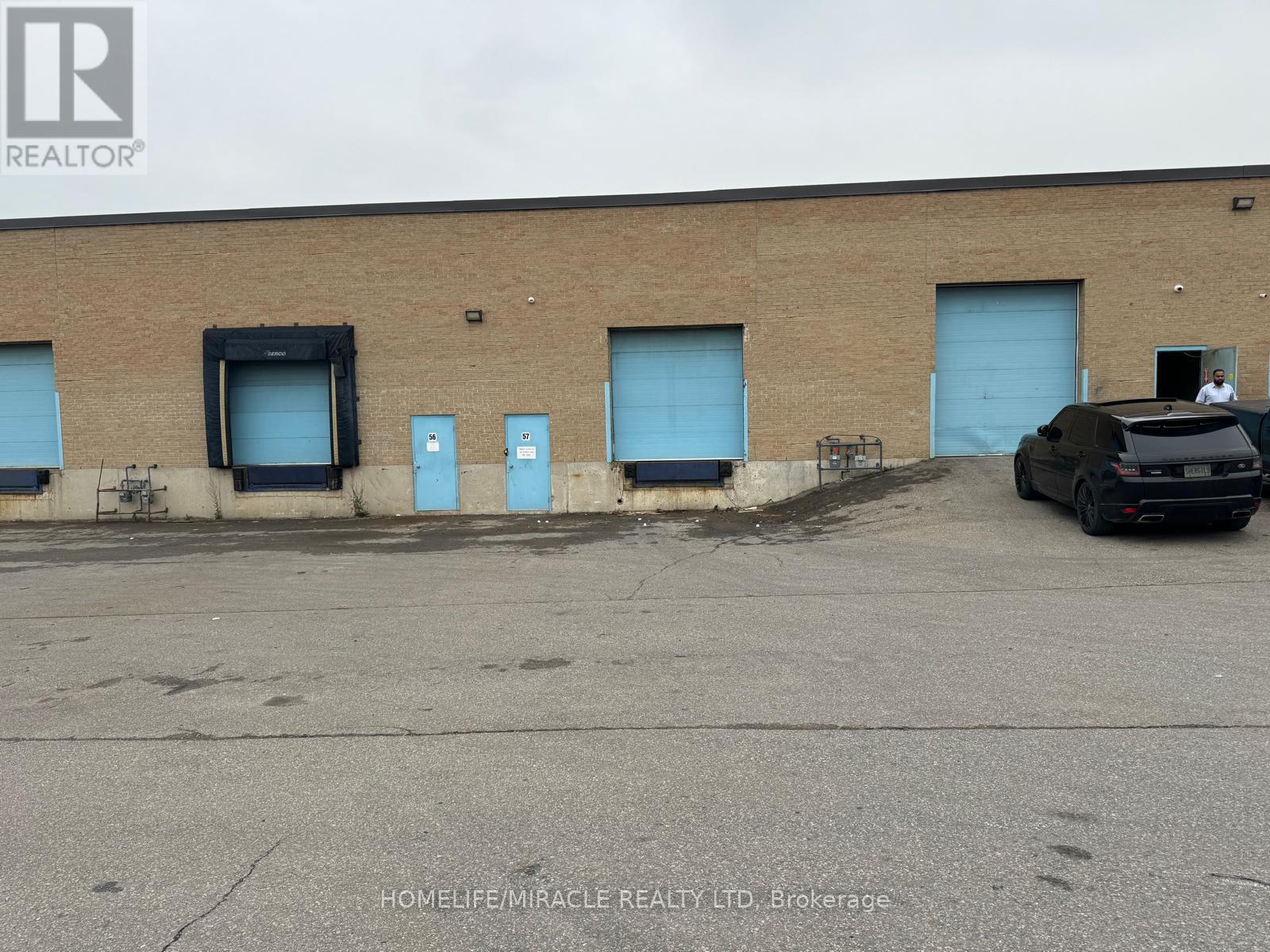 2500 Williams Parkway WBrampton (Gore Industrial North), Ontario  L6S 5M9 - Photo 2 - W10929982