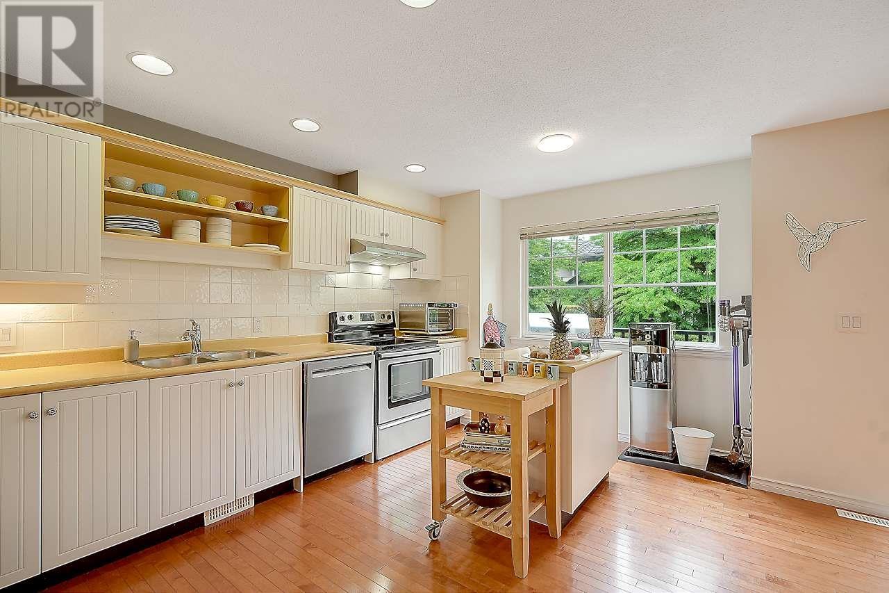 20 3300 Plateau Boulevard, Coquitlam, British Columbia  V3E 3L6 - Photo 7 - R2947035