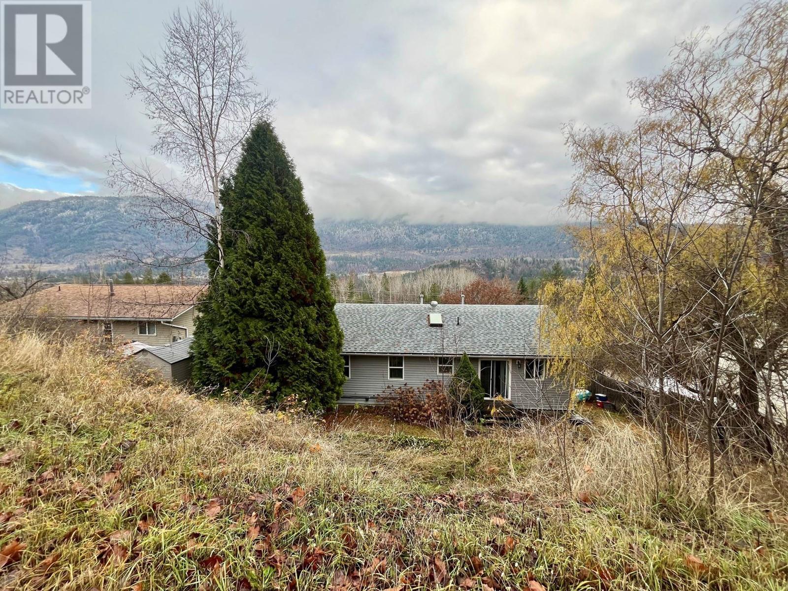 3703 9th Avenue Castlegar