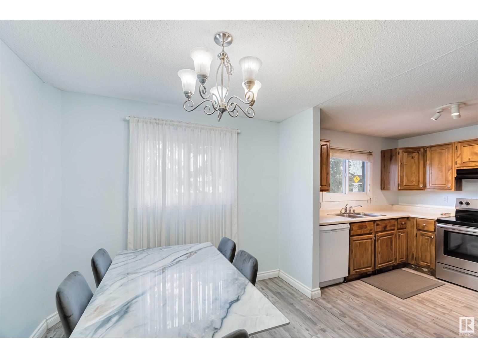 5957 40 Av Nw, Edmonton, Alberta  T6L 3P6 - Photo 6 - E4413971