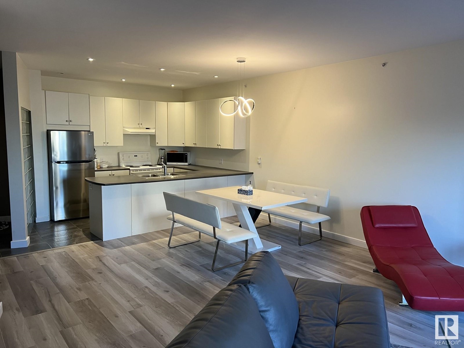 Property at #405 11415 100 AV NW image 3