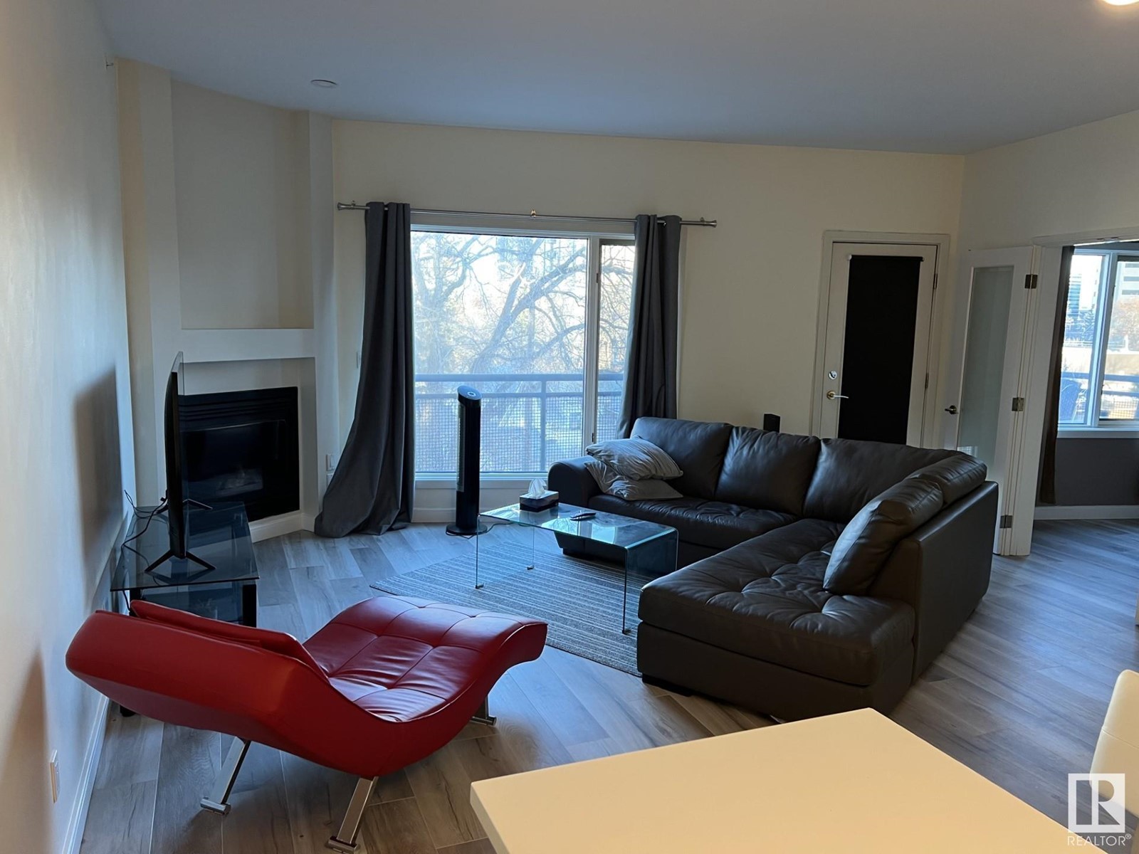 Property at #405 11415 100 AV NW image 4