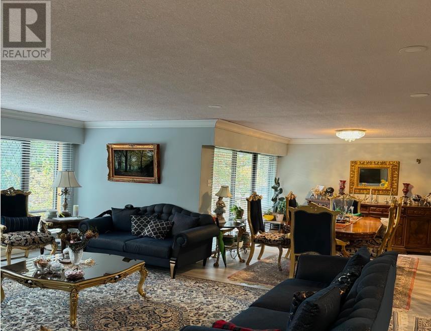 75 Glengarry Crescent, West Vancouver, British Columbia  V7S 1B4 - Photo 2 - R2945742