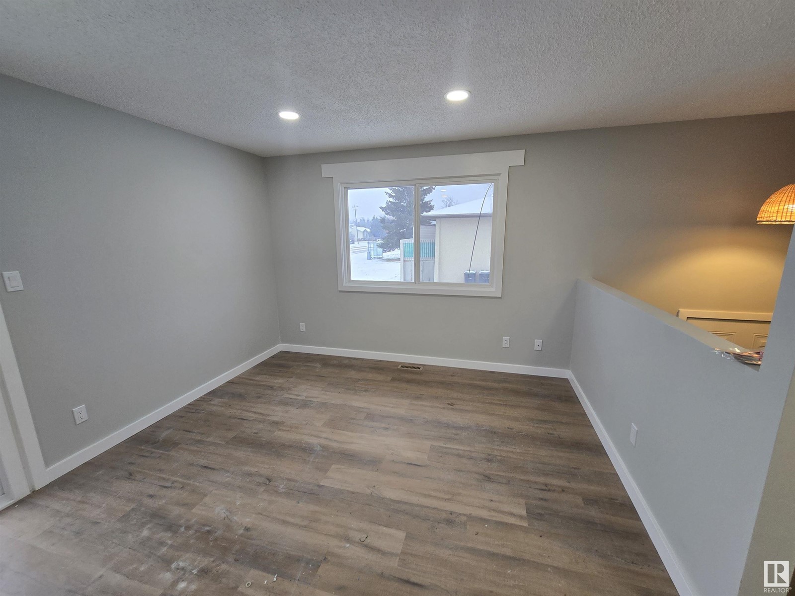 Property at 4529 50 AV image 2