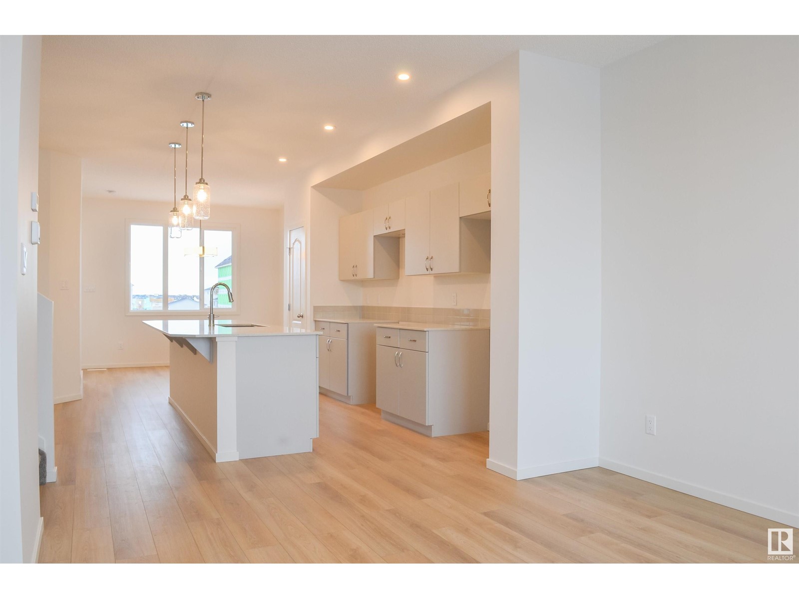 Property at 21248 131 AV NW image 2