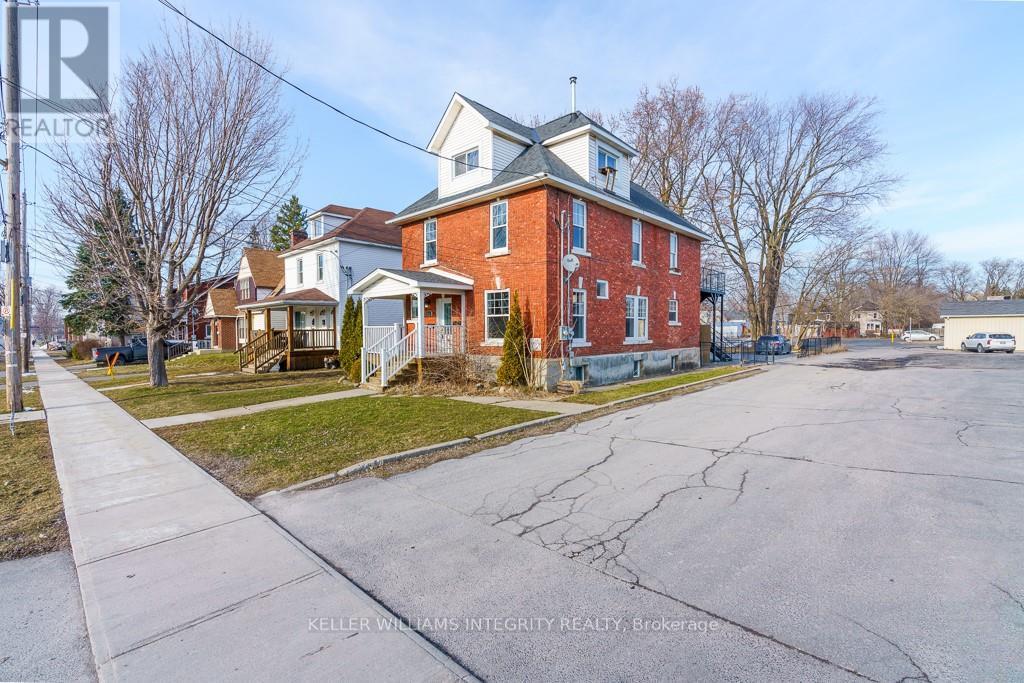 213 Cumberland Street, Dundas And Glengarry, Ontario  K6J 4H6 - Photo 2 - X9522313