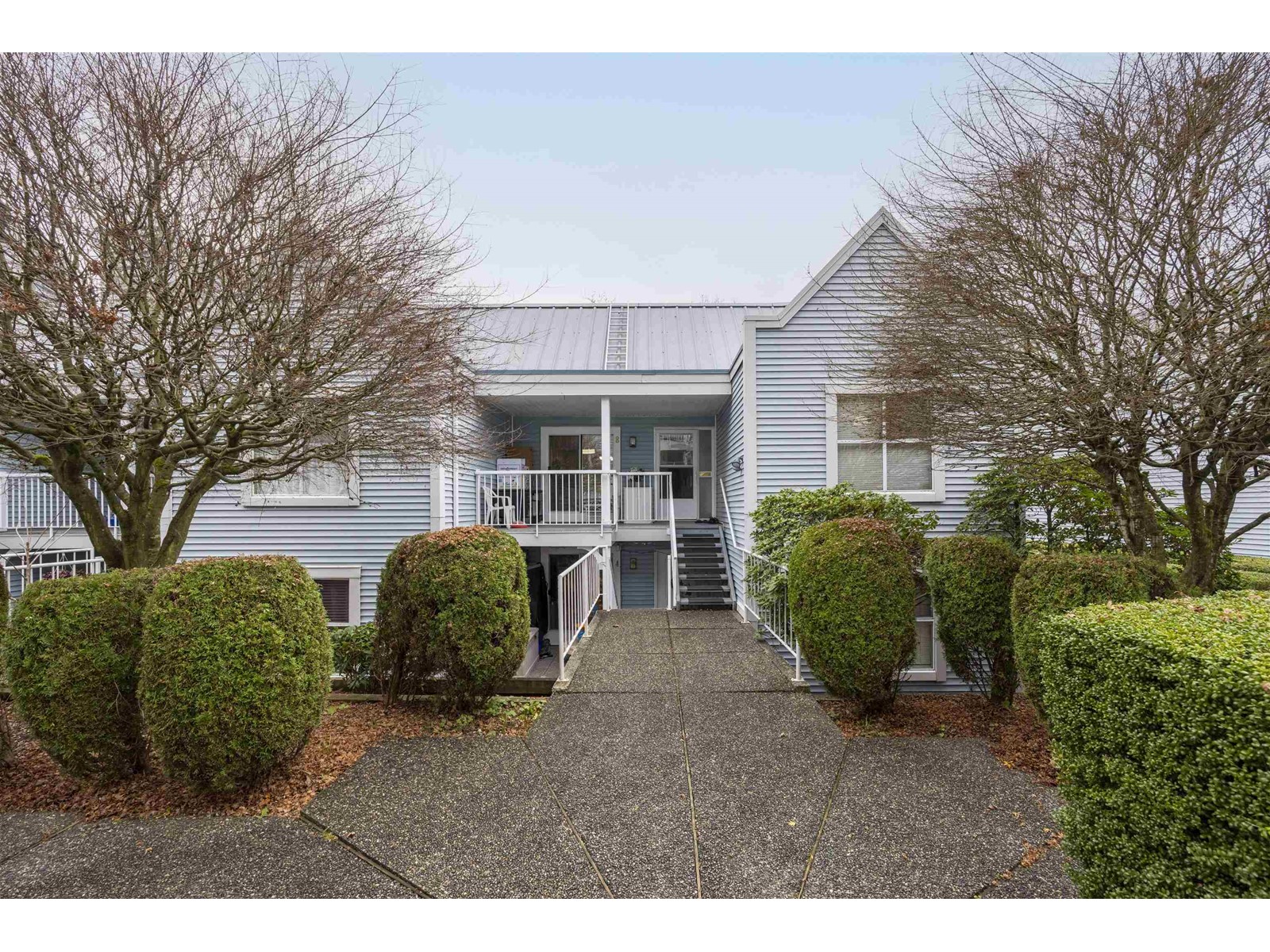 Property at 8 10050 137A STREET image 2