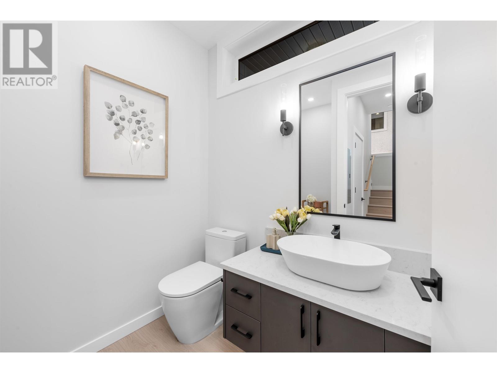 Listing Picture 12 of 40 : 2052 E 22ND AVENUE, Vancouver / 溫哥華 - 魯藝地產 Yvonne Lu Group - MLS Medallion Club Member