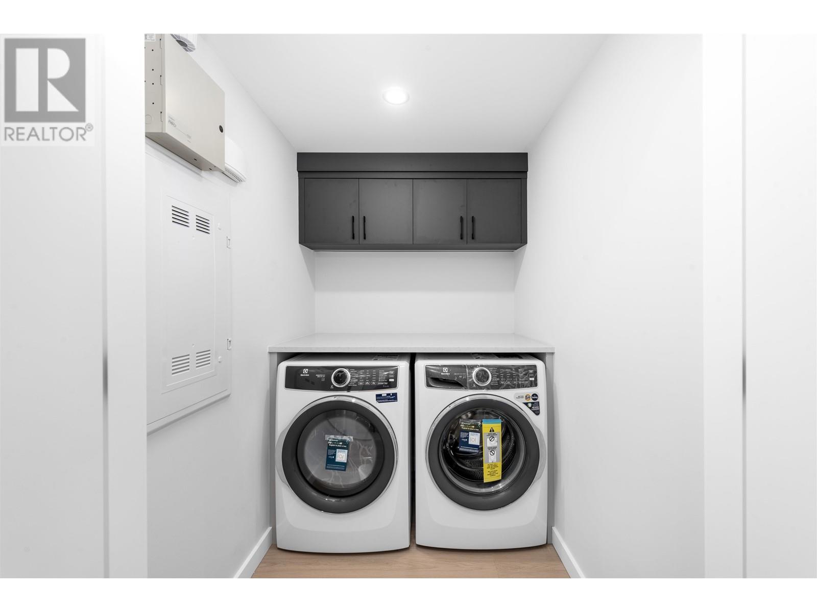 Listing Picture 22 of 40 : 2052 E 22ND AVENUE, Vancouver / 溫哥華 - 魯藝地產 Yvonne Lu Group - MLS Medallion Club Member