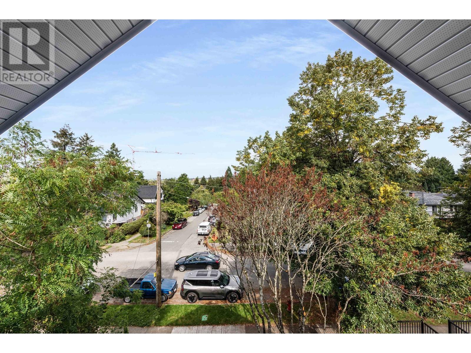 Listing Picture 29 of 40 : 2052 E 22ND AVENUE, Vancouver / 溫哥華 - 魯藝地產 Yvonne Lu Group - MLS Medallion Club Member