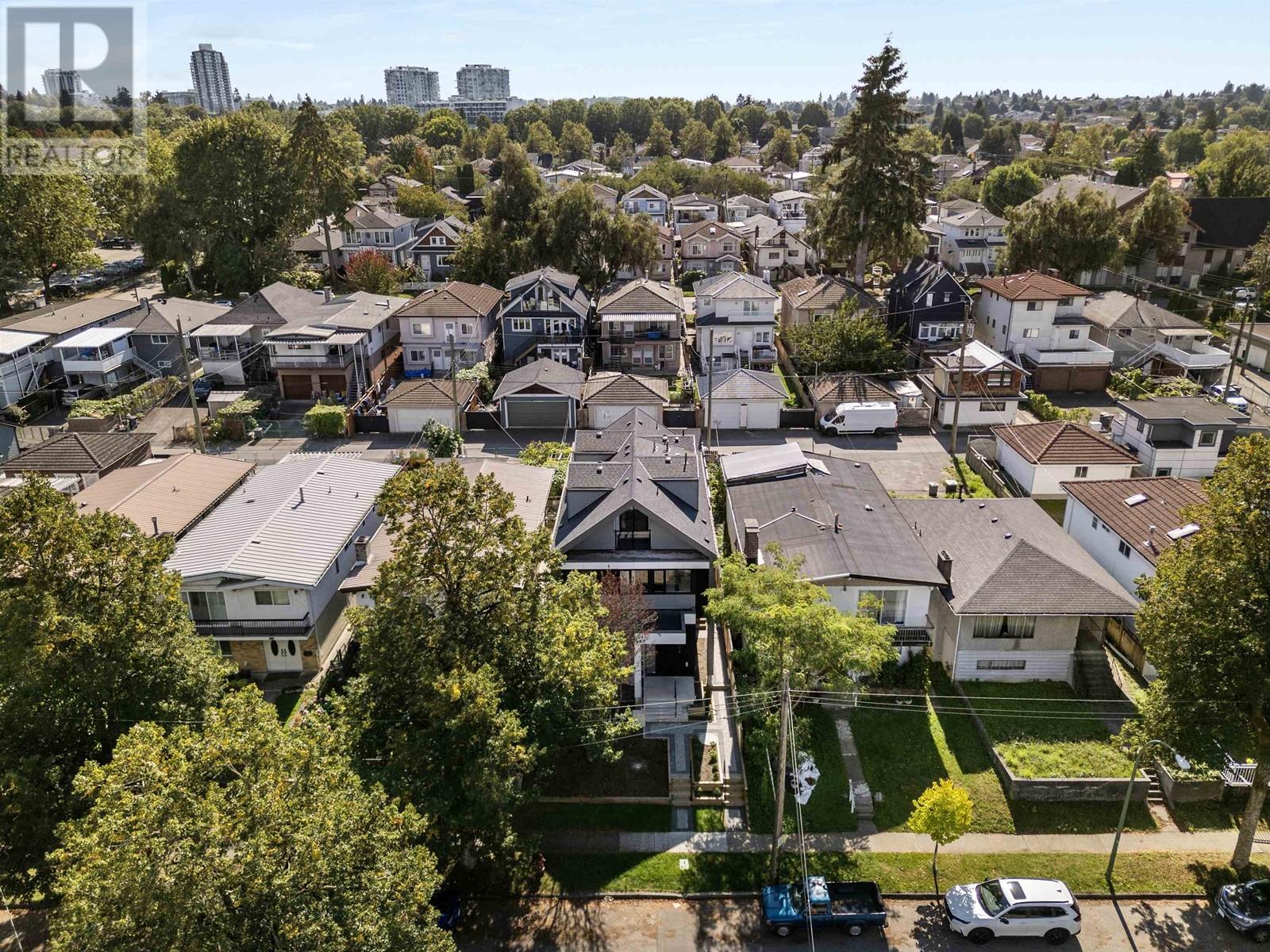 Listing Picture 38 of 40 : 2052 E 22ND AVENUE, Vancouver / 溫哥華 - 魯藝地產 Yvonne Lu Group - MLS Medallion Club Member