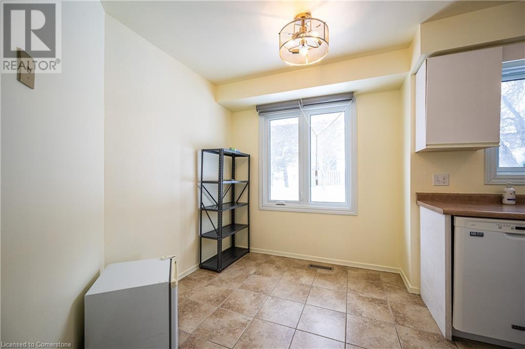 375 Kingscourt Drive Unit# 41, Waterloo, Ontario  N2K 3N7 - Photo 6 - 40681378