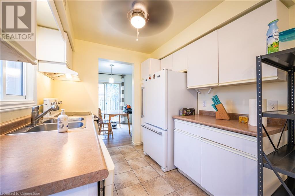 375 Kingscourt Drive Unit# 41, Waterloo, Ontario  N2K 3N7 - Photo 7 - 40681378