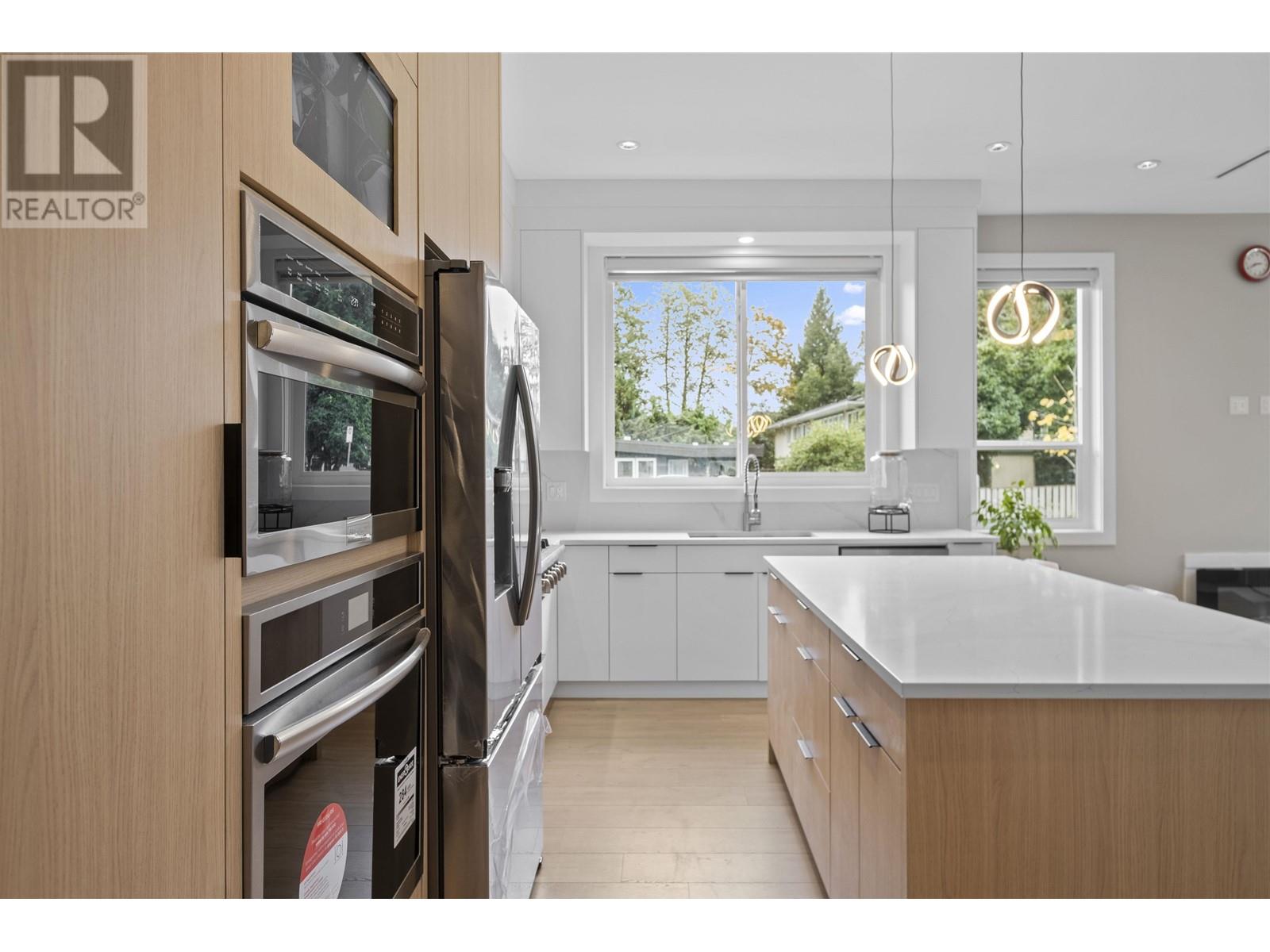 2882 Rosewood Street, Port Coquitlam, British Columbia  V3B 1G2 - Photo 9 - R2947008